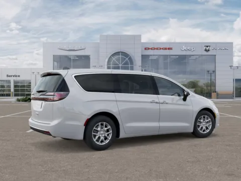 More photos of 2026 Chrysler Pacifica Select at Gene Steffy Chrysler Dodge Jeep RAM, NE