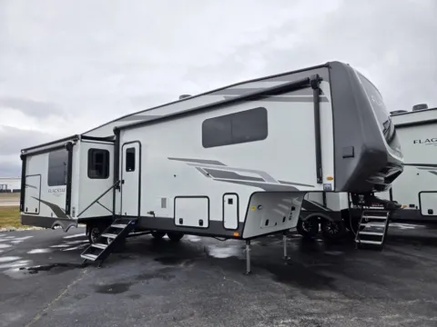 Unknown 2026 Forest River Flagstaff Classic F372RL for sale in Hartford, IL