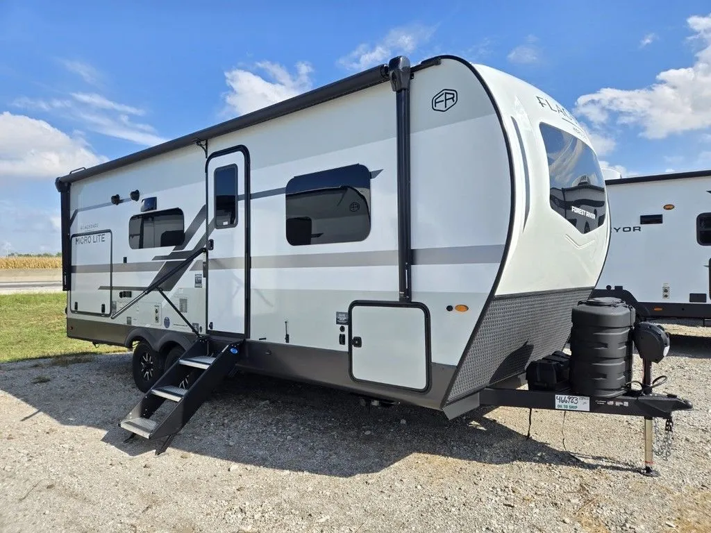 Unknown 2026 Forest River FLAGSTAFF Micro Lite 25BSDS for sale in Hartford, IL