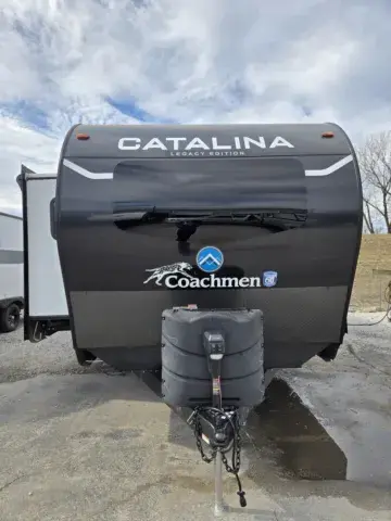 Another view of 2024 Coachmen Catalina Legacy  283FEDS for sale in Hartford, IL at Colman's Country Campers
