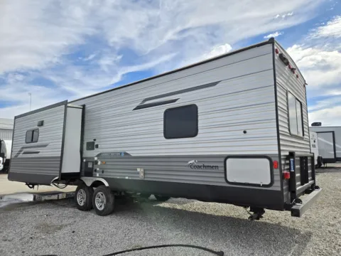 More photos of 2024 Coachmen Catalina Legacy  283FEDS at Colman's Country Campers, IL