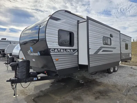 More photos of 2024 Coachmen Catalina Legacy  283FEDS at Colman's Country Campers, IL