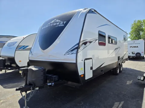 More photos of 2022 East to West Alta   2100MBH at Colman's Country Campers, IL