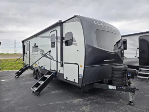 2026 Forest River Flagstaff Super Lite  26SRD for sale in Hartford, IL