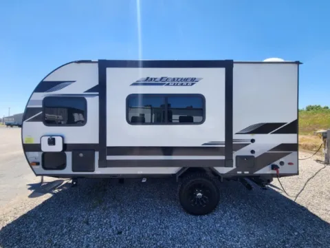 More photos of 2025 Jayco Jay Feather   166FBS at Colman's Country Campers, IL