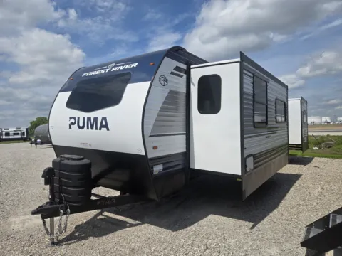 More photos of 2027 Forest River Puma 31FKRK at Colman's Country Campers, IL