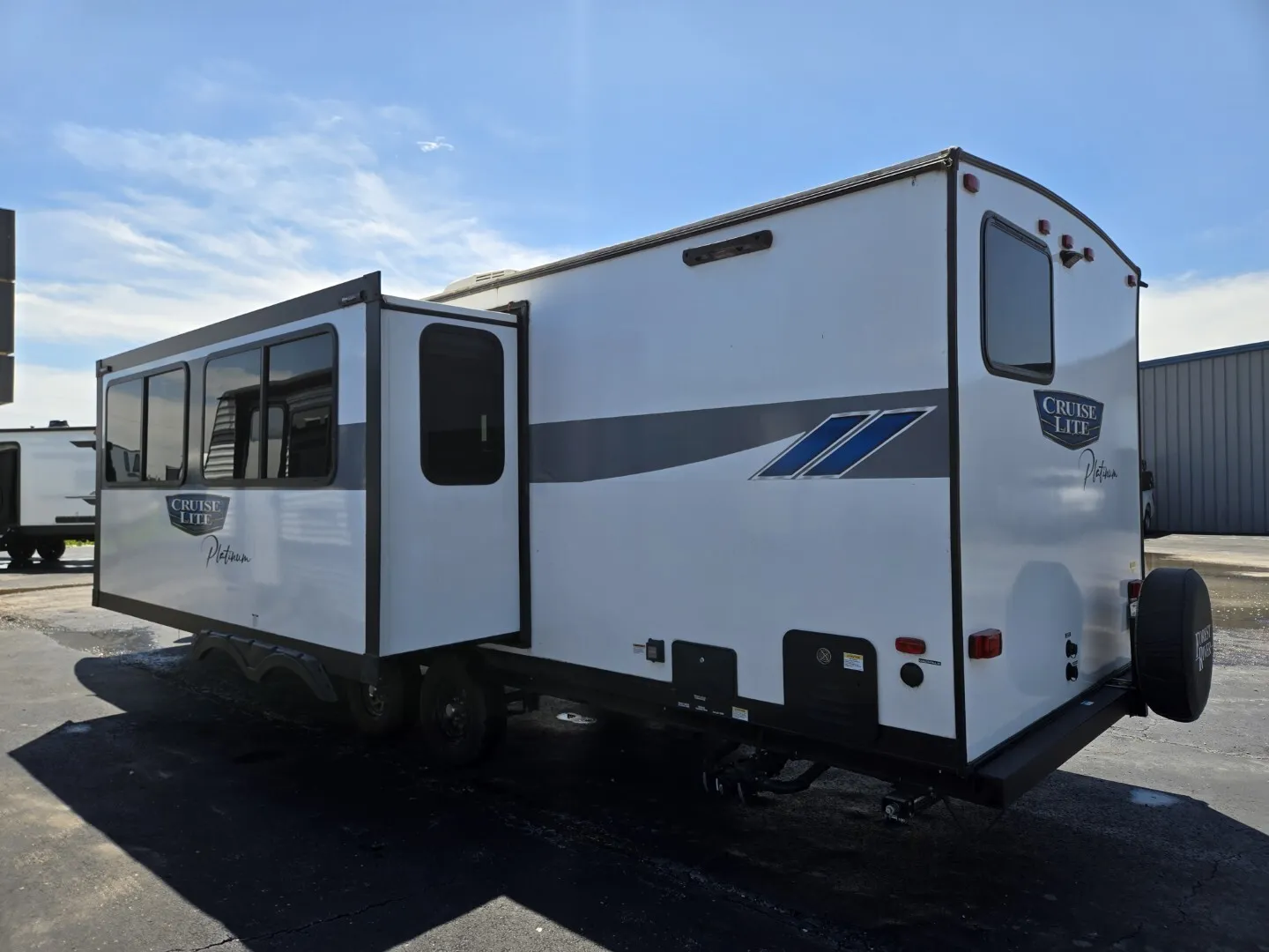 More photos of 2024 Forest River Salem Cruise Lite  263BHXL at Colman's Country Campers, IL