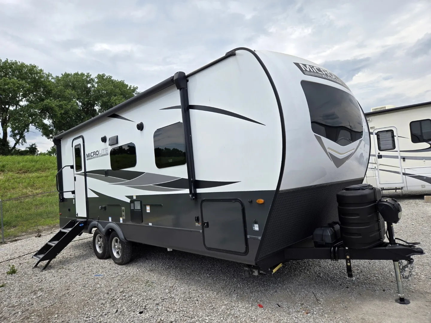 2024 Forest River Flagstaff Micro Lite 25FBLS for sale in Hartford, IL