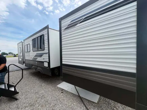 More photos of 2023 Palomino Puma   32RBFQ at Colman's Country Campers, IL