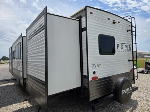 More photos of 2023 Palomino Puma   32RBFQ at Colman's Country Campers, IL