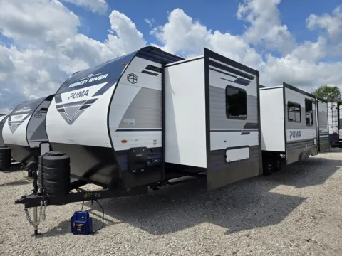 More photos of 2027 Forest River Puma 32BHFS at Colman's Country Campers, IL