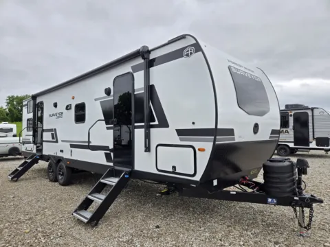 2027 Forest River Surveyor Legend 296QBLE for sale in Hartford, IL