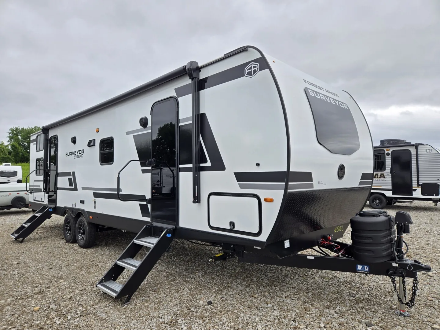 2027 Forest River Surveyor Legend 296QBLE for sale in Hartford, IL