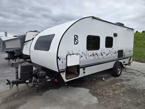 More photos of 2021 Forest River R-pod   192 at Colman's Country Campers, IL