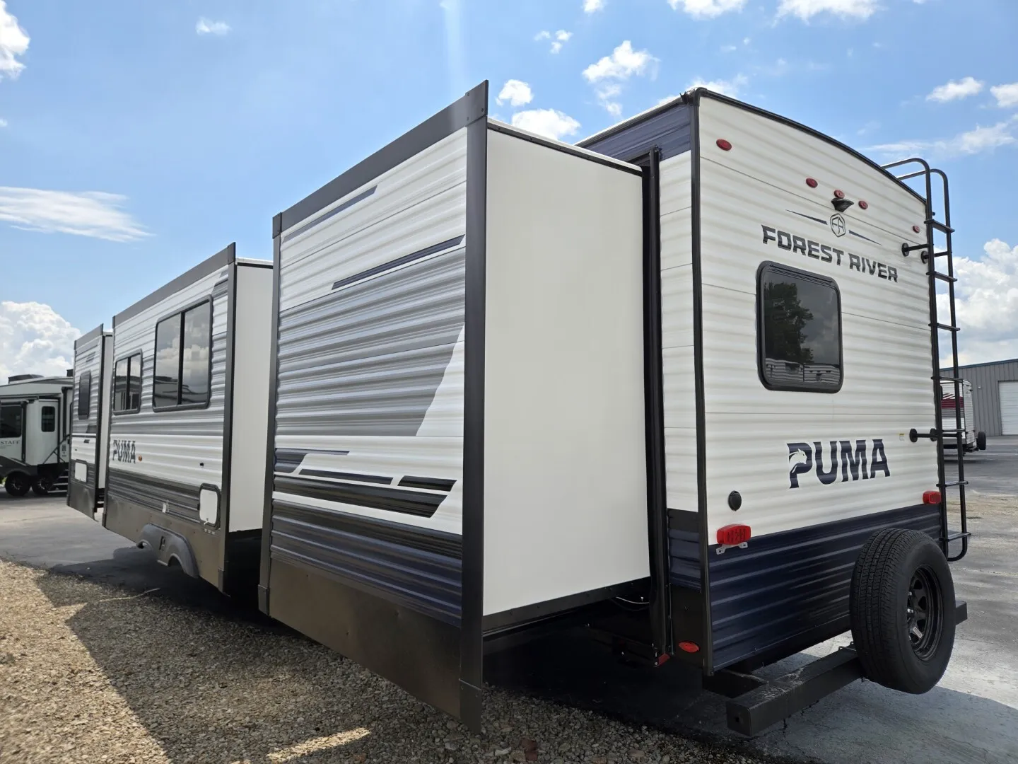 More photos of 2027 Forest River Puma 32RBFQ at Colman's Country Campers, IL