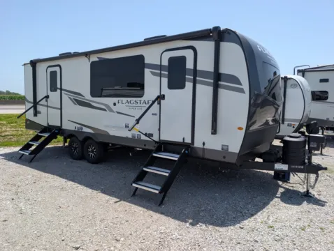 Photos of 2027 Forest River Flagstaff Super Lite 26SFK for sale in Hartford, IL at Colman's Country Campers