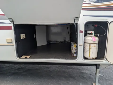 More photos of 2013 KEYSTONE Montana   3582RL at Colman's Country Campers, IL