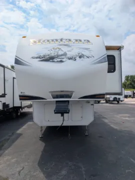 Photos of 2013 KEYSTONE Montana   3582RL for sale in Hartford, IL at Colman's Country Campers
