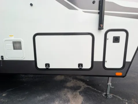 More photos of 2027 Forest River Flagstaff Super Lite   301CRK at Colman's Country Campers, IL