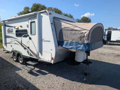 Another view of 2014 Coachmen Freedom Express 19SQX for sale in Hartford, IL at Colman's Country Campers