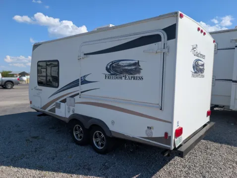 Photos of 2014 Coachmen Freedom Express 19SQX for sale in Hartford, IL at Colman's Country Campers