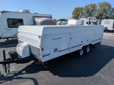 Another view of 2008 Fleetwood Avalon for sale in Hartford, IL at Colman's Country Campers