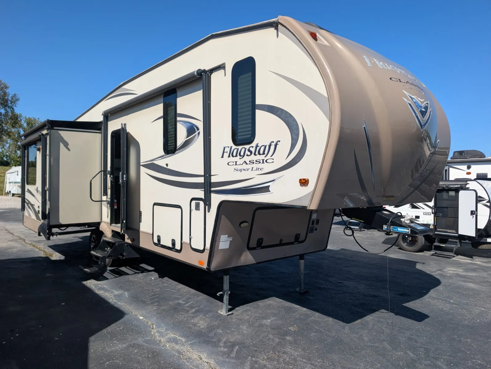 2018 Forest River Flagstaff Classic Super Lite 8529IKBS for sale in Hartford, IL