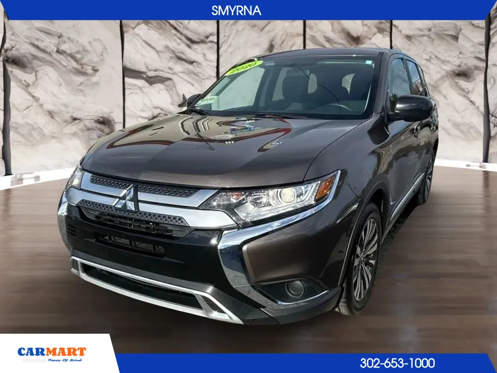 2020 Mitsubishi Outlander ES's photo