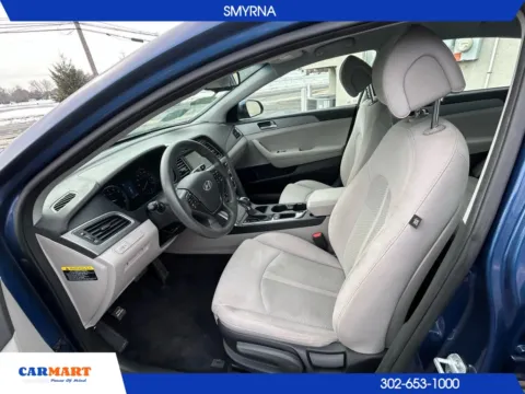 More photos of 2016 Hyundai Sonata SE Sedan 4D at CARMART - Smyrna, DE