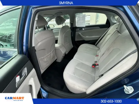 More photos of 2016 Hyundai Sonata SE Sedan 4D at CARMART - Smyrna, DE