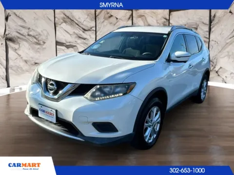 White 2016 Nissan Rogue SV Sport Utility 4D for sale in Smyrna, DE