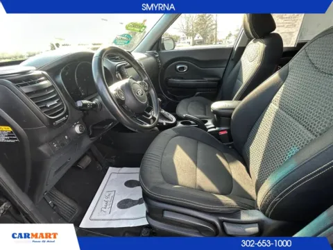 More photos of 2016 Kia Soul + Wagon 4D at CARMART - Smyrna, DE