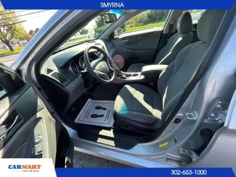 More photos of 2014 Hyundai Sonata GLS Sedan 4D at CARMART - Smyrna, DE