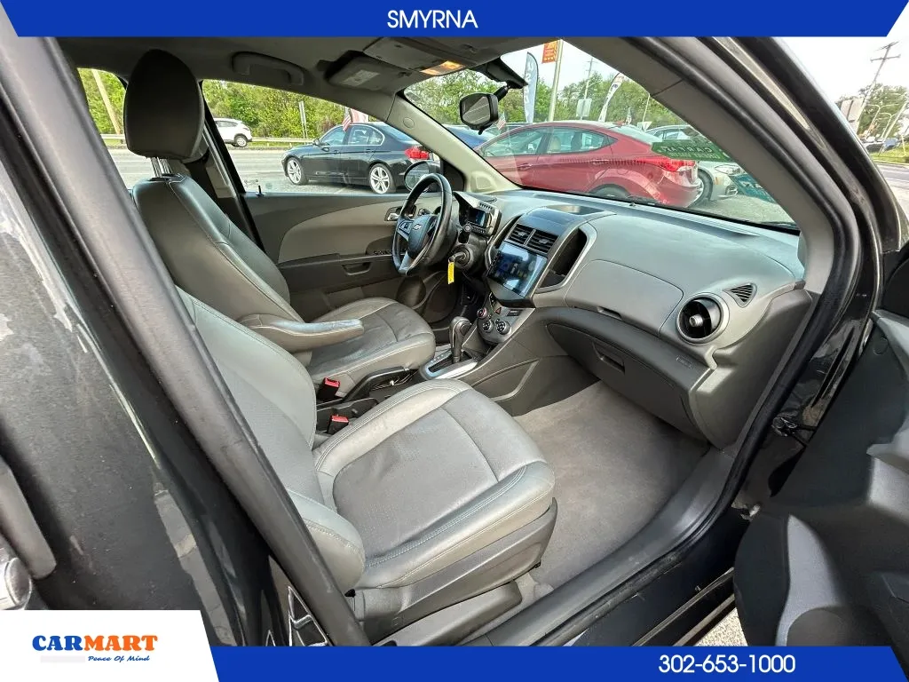 2015 Chevrolet Sonic LTZ - Photo 11