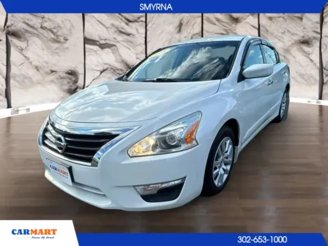White 2015 Nissan Altima 2.5 S Sedan 4D for sale in Smyrna, DE