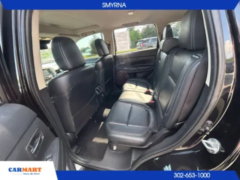 More photos of 2019 Mitsubishi Outlander SEL Sport Utility 4D at CARMART - Smyrna, DE