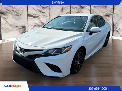 White 2020 Toyota Camry SE Sedan 4D for sale in Smyrna, DE