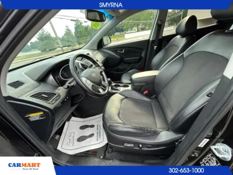 More photos of 2015 Hyundai Tucson SE Sport Utility 4D at CARMART - Smyrna, DE