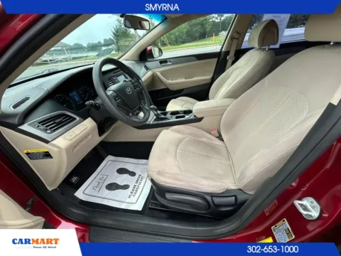 More photos of 2015 Hyundai Sonata SE Sedan 4D at CARMART - Smyrna, DE