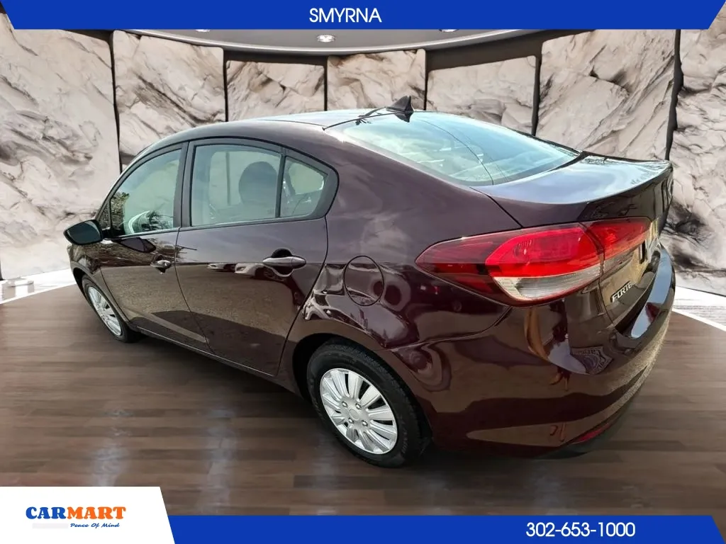 2017 Kia Forte LX - Photo 6