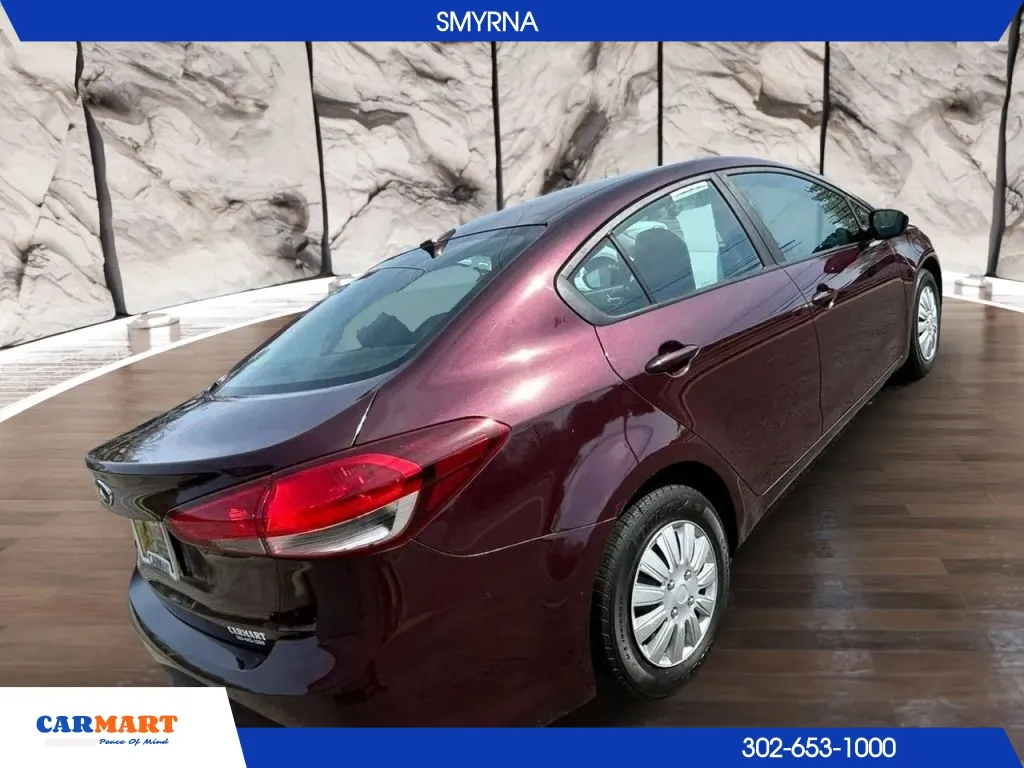 2017 Kia Forte LX - Photo 9