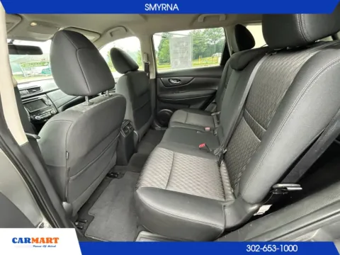 More photos of 2018 Nissan Rogue SV Sport Utility 4D at CARMART - Smyrna, DE