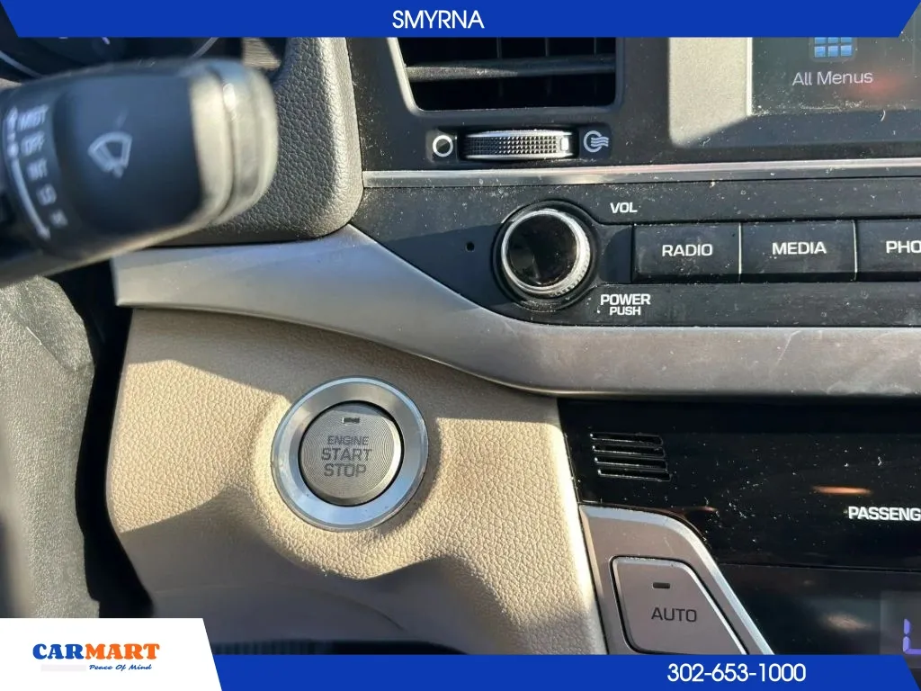 Hyundai Elantra photo 13