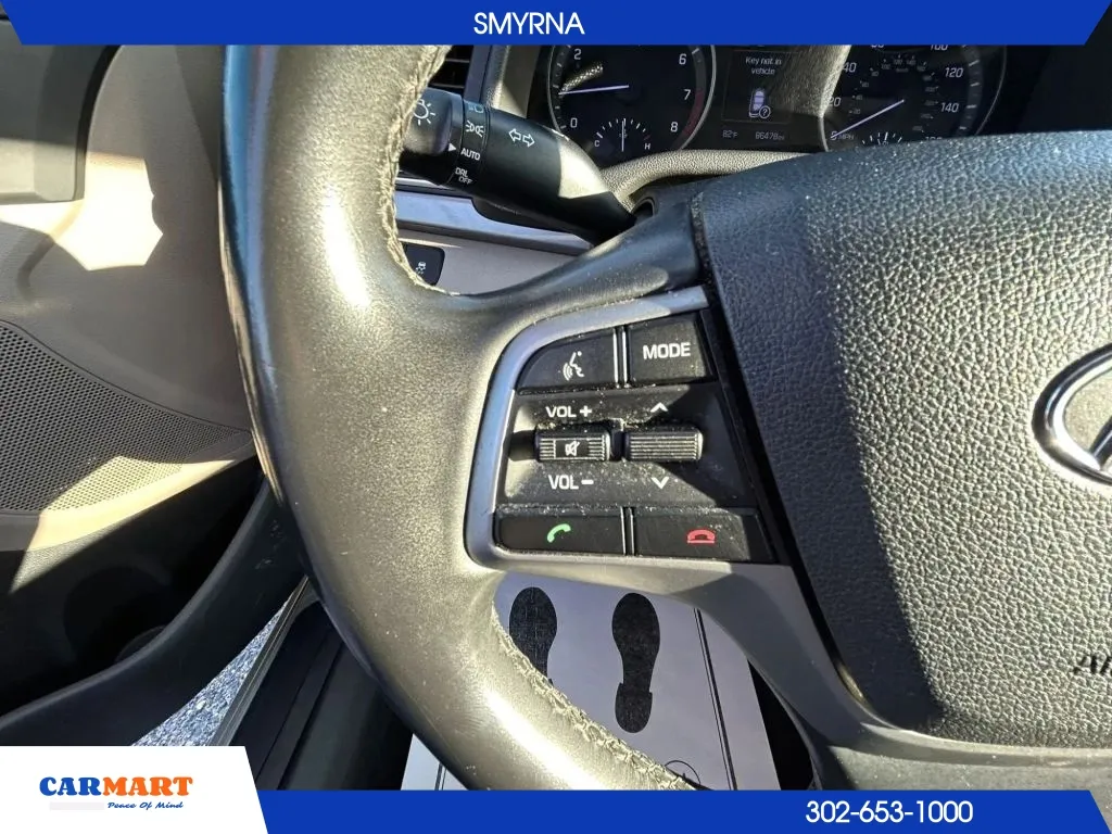 Hyundai Elantra photo 17