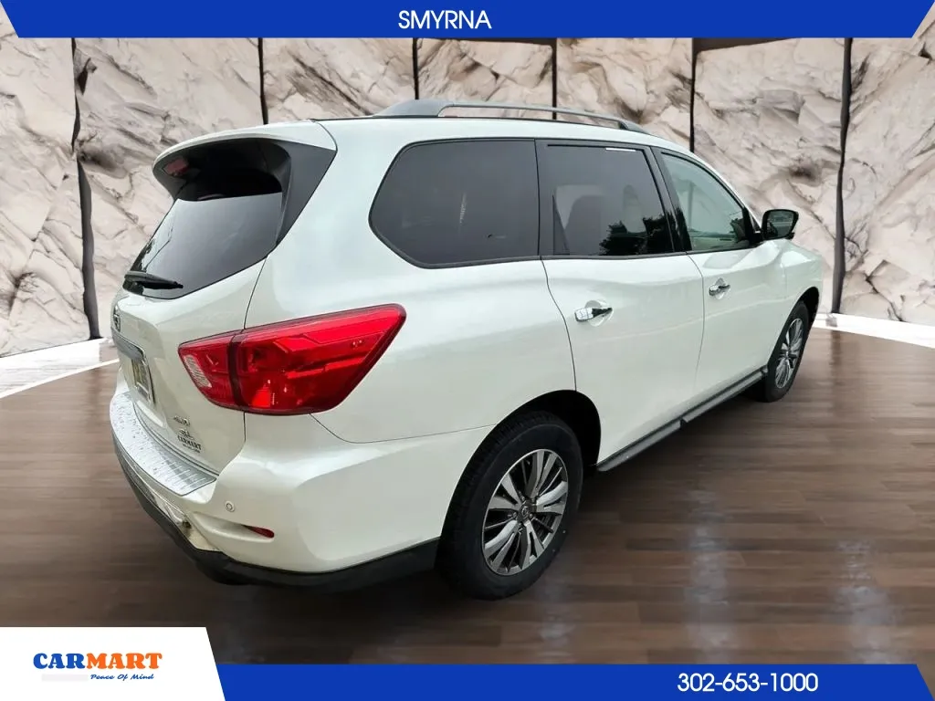 Nissan Pathfinder photo 11