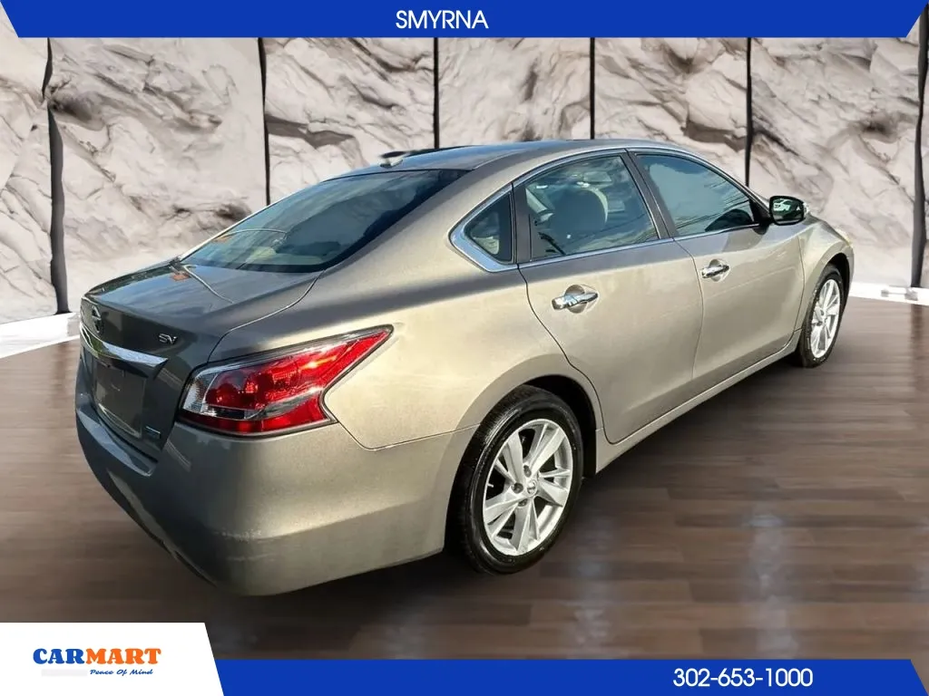 Nissan Altima photo 8