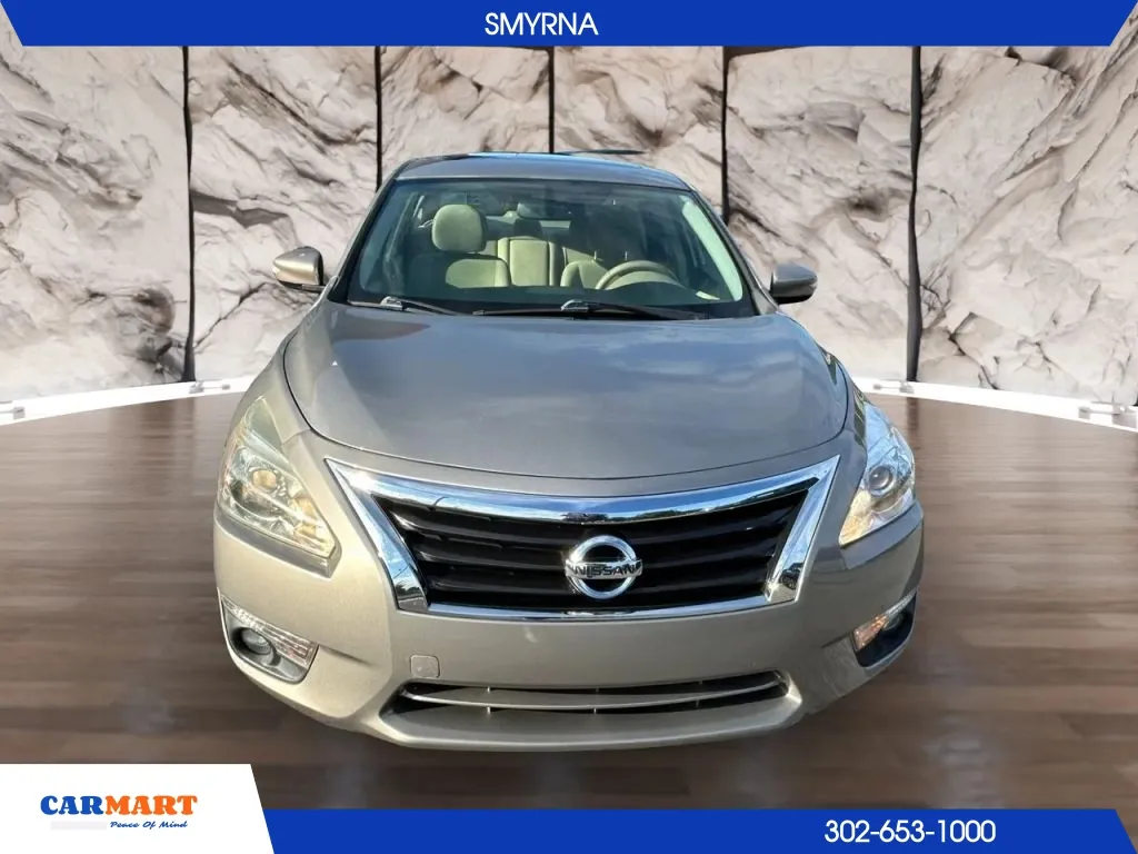 Nissan Altima photo 12