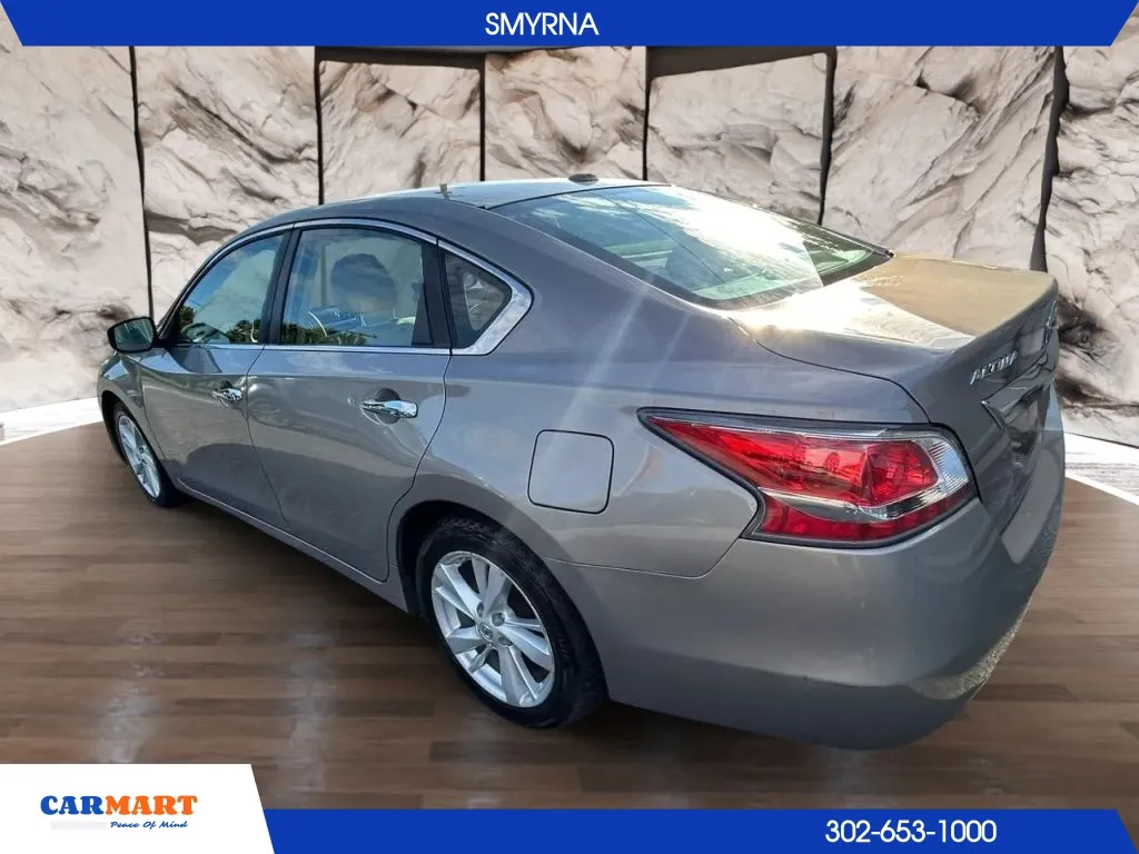 Nissan Altima photo 6
