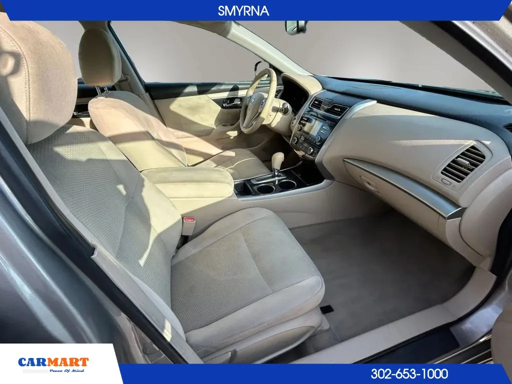 Nissan Altima photo 10