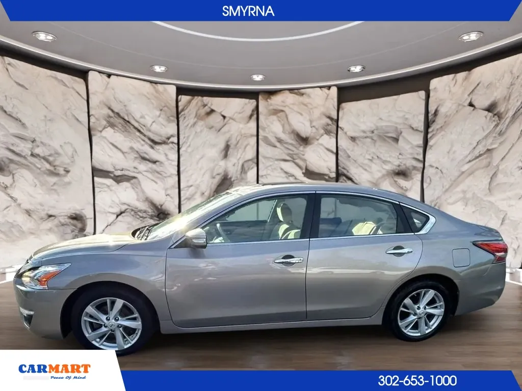 Nissan Altima photo 3